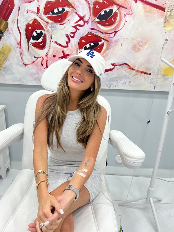 miami iv therapy model smiling