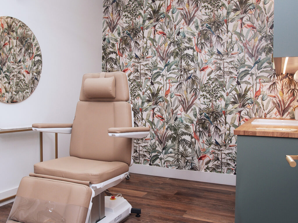 Office Chair Treatment BODYWELLE Miami Beach