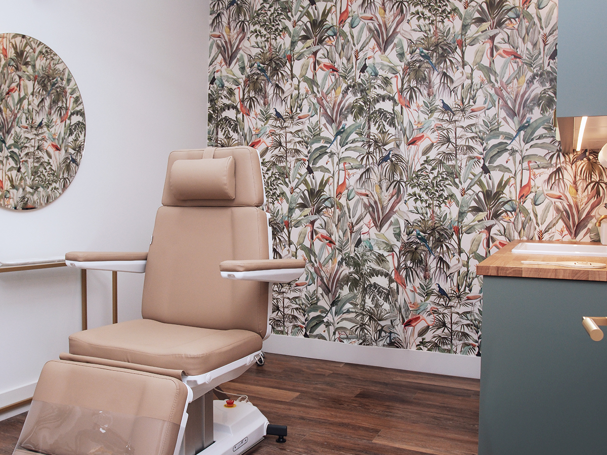 Office Chair Treatment BODYWELLE Miami Beach
